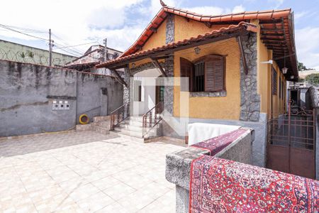 Casa à venda com 300m², 4 quartos e 3 vagasFachada