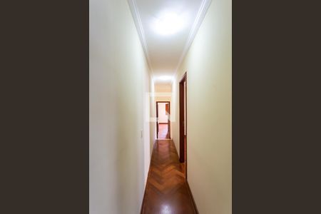 Casa à venda com 150m², 3 quartos e 2 vagasCorredor