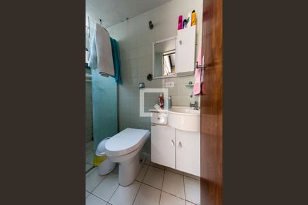 Banheiro de kitnet/studio para alugar com 1 quarto, 23m² em Bigorrilho, Curitiba