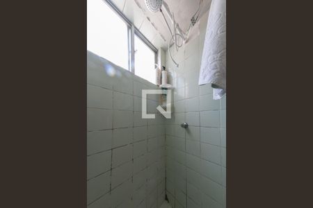 Banheiro de kitnet/studio para alugar com 1 quarto, 23m² em Bigorrilho, Curitiba