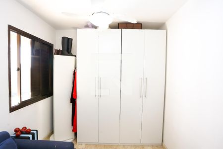 Apartamento à venda com 200m², 3 quartos e 3 vagasQuarto 2