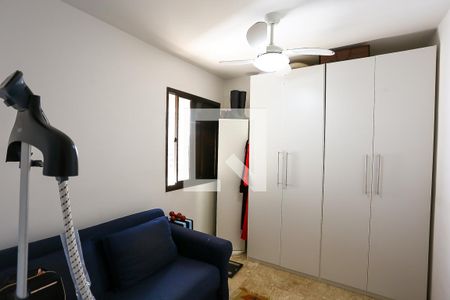 Apartamento à venda com 200m², 3 quartos e 3 vagasQuarto 2
