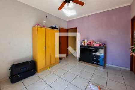 Casa à venda com 180m², 5 quartos e 2 vagasSuíte