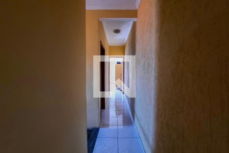 Casa à venda com 180m², 5 quartos e 2 vagasCorredor