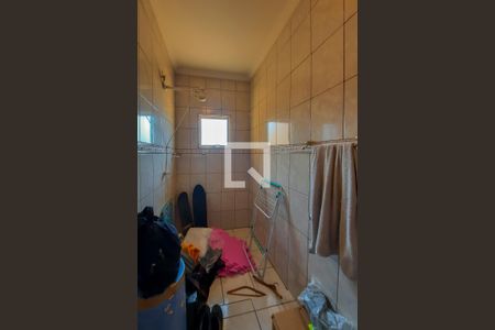 Casa à venda com 180m², 5 quartos e 2 vagasBanheiro da Suíte