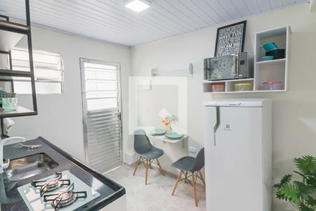 Sala / Quarto / Cozinha de kitnet/studio para alugar com 1 quarto, 20m² em Jardim Ivana, São Paulo