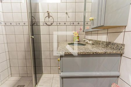Casa à venda com 230m², 3 quartos e 2 vagas Casa à venda com 230m², 3 quartos e 2 vagasBanheiro Social 2