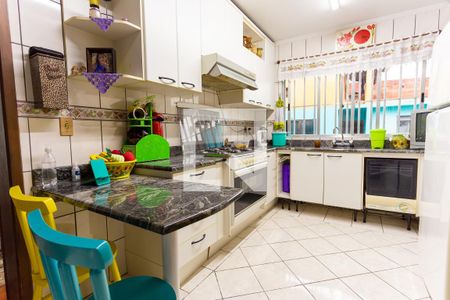 Casa à venda com 230m², 3 quartos e 2 vagas Casa à venda com 230m², 3 quartos e 2 vagasCozinha