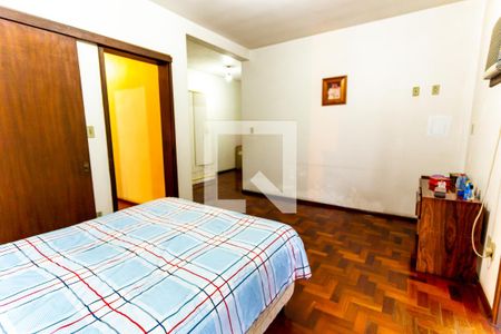 Casa à venda com 230m², 3 quartos e 2 vagas Casa à venda com 230m², 3 quartos e 2 vagasSuíte