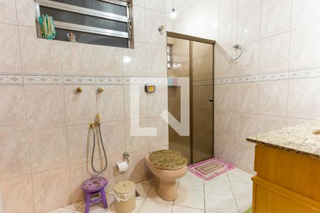 Casa à venda com 230m², 3 quartos e 2 vagas Casa à venda com 230m², 3 quartos e 2 vagasBanheiro Social