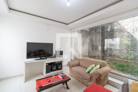 Sala de casa à venda com 3 quartos, 200m² em Jardim Dinorah, São Paulo