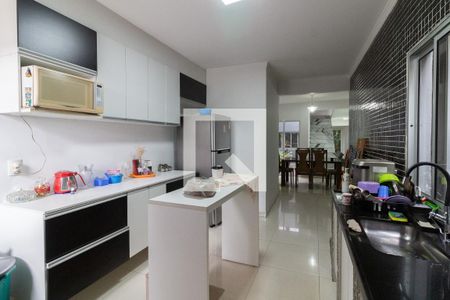 Casa à venda com 200m², 3 quartos e 2 vagas Casa à venda com 200m², 3 quartos e 2 vagasCozinha
