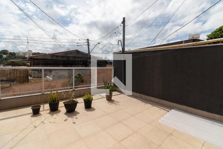 Casa à venda com 200m², 3 quartos e 2 vagas Casa à venda com 200m², 3 quartos e 2 vagasÁrea de Serviço
