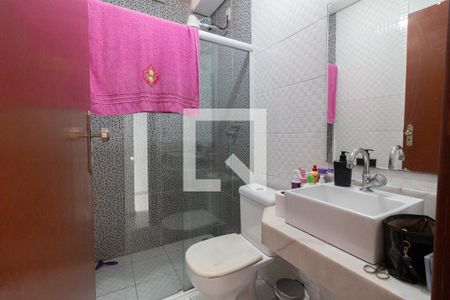 Casa à venda com 200m², 3 quartos e 2 vagas Casa à venda com 200m², 3 quartos e 2 vagasBanheiro