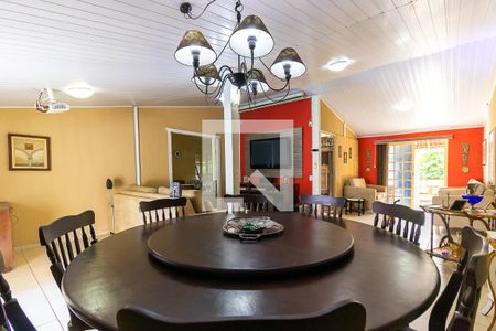 Sala de casa de condomínio à venda com 3 quartos, 430m² em Loteamento Caminhos de São Conrado (sousas), Campinas