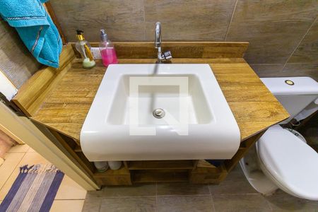 Casa de condomínio à venda com 430m², 3 quartos e 4 vagasBanheiro social 2