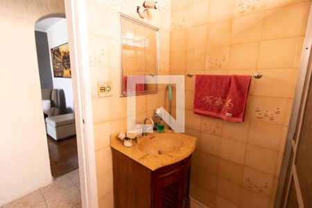 Casa à venda com 230m², 3 quartos e 2 vagasBanheiro Social - Torneira