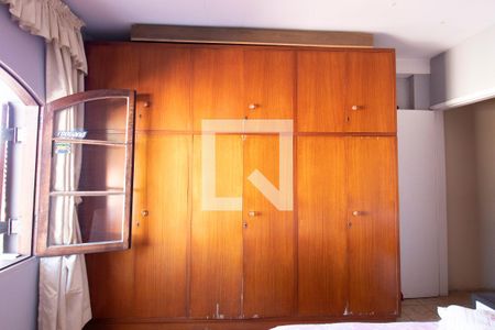 Casa à venda com 230m², 3 quartos e 2 vagasQuarto 2