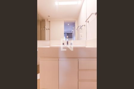 Apartamento para alugar com 70m², 2 quartos e 2 vagasBanheiro Suíte