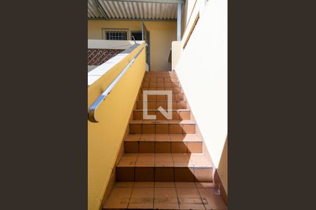 Casa à venda com 160m², 3 quartos e 2 vagasEscadas