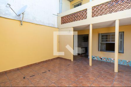 Casa à venda com 160m², 3 quartos e 2 vagasÁrea de Serviço