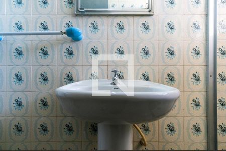 Casa à venda com 160m², 3 quartos e 2 vagasBanheiro