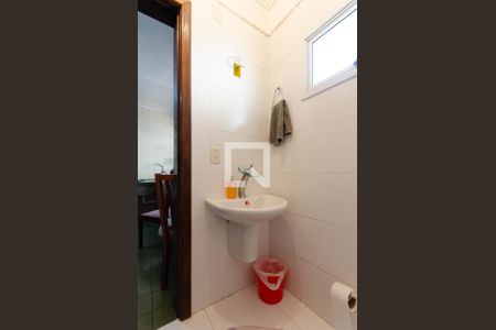 Casa à venda com 356m², 4 quartos e 4 vagasBanheiro de Serviço