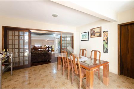 Casa à venda com 356m², 4 quartos e 4 vagasSala de Jantar