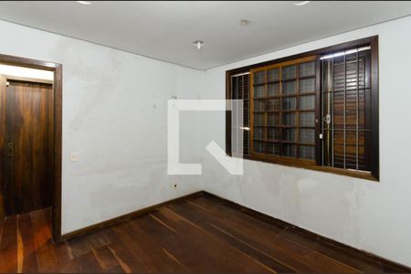 Casa à venda com 356m², 4 quartos e 4 vagasEscritório