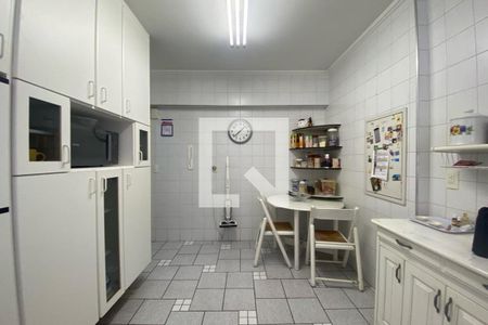 Apartamento à venda com 213m², 5 quartos e 4 vagas Apartamento à venda com 213m², 5 quartos e 4 vagasCozinha