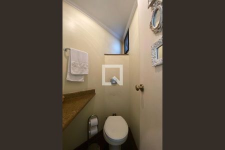 Apartamento à venda com 213m², 5 quartos e 4 vagas Apartamento à venda com 213m², 5 quartos e 4 vagasLavabo