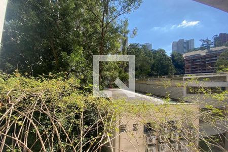 Apartamento à venda com 213m², 5 quartos e 4 vagas Apartamento à venda com 213m², 5 quartos e 4 vagasVista da Suíte 2