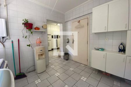 Apartamento à venda com 213m², 5 quartos e 4 vagas Apartamento à venda com 213m², 5 quartos e 4 vagasÁrea de Serviço