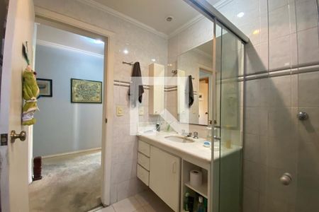 Apartamento à venda com 213m², 5 quartos e 4 vagas Apartamento à venda com 213m², 5 quartos e 4 vagasBanheiro