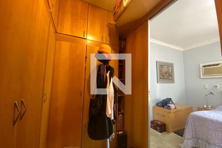 Apartamento à venda com 213m², 5 quartos e 4 vagas Apartamento à venda com 213m², 5 quartos e 4 vagasCloset da suíte 1
