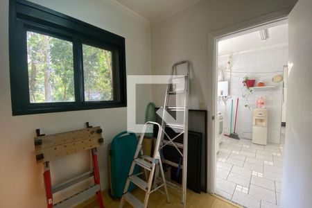 Apartamento à venda com 213m², 5 quartos e 4 vagas Apartamento à venda com 213m², 5 quartos e 4 vagasQuarto de Serviço