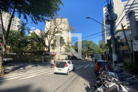 Apartamento à venda com 213m², 5 quartos e 4 vagas Apartamento à venda com 213m², 5 quartos e 4 vagasVista da Rua