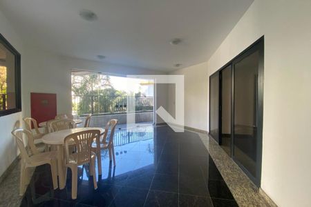 Apartamento à venda com 213m², 5 quartos e 4 vagas Apartamento à venda com 213m², 5 quartos e 4 vagasÁrea comum - Salão de festas