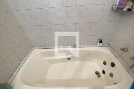 Apartamento à venda com 213m², 5 quartos e 4 vagas Apartamento à venda com 213m², 5 quartos e 4 vagasBanheira