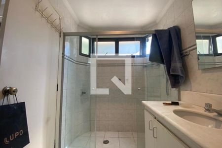 Apartamento à venda com 213m², 5 quartos e 4 vagas Apartamento à venda com 213m², 5 quartos e 4 vagasBanheiro da Suíte 2