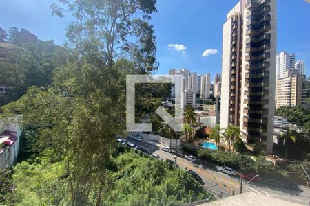 Apartamento à venda com 213m², 5 quartos e 4 vagas Apartamento à venda com 213m², 5 quartos e 4 vagasVista do Quarto 3