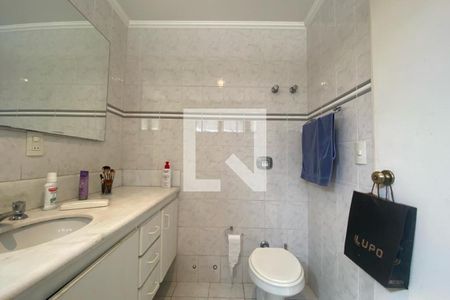 Apartamento à venda com 213m², 5 quartos e 4 vagas Apartamento à venda com 213m², 5 quartos e 4 vagasBanheiro da Suíte 2