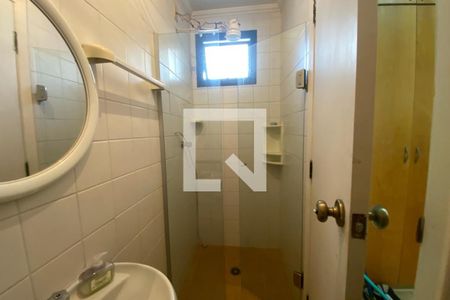 Apartamento à venda com 213m², 5 quartos e 4 vagas Apartamento à venda com 213m², 5 quartos e 4 vagasBanheiro de Serviço