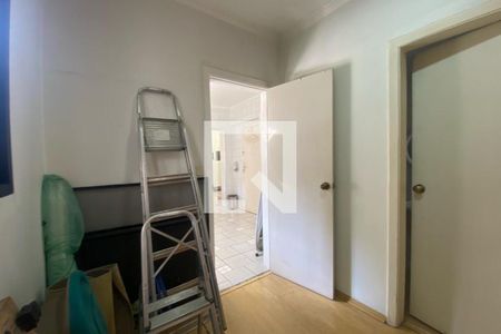 Apartamento à venda com 213m², 5 quartos e 4 vagas Apartamento à venda com 213m², 5 quartos e 4 vagasQuarto de Serviço