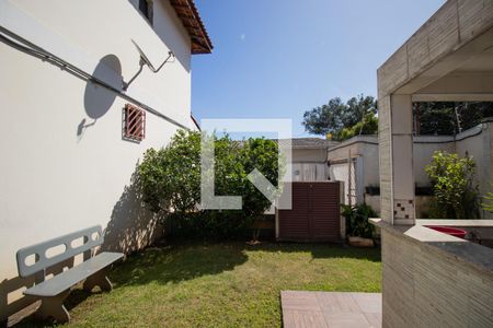 Casa à venda com 105m², 3 quartos e 2 vagasÁrea Comum - Churrasqueira