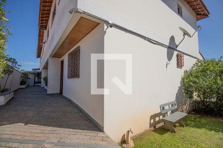 Casa à venda com 105m², 3 quartos e 2 vagasÁrea Comum