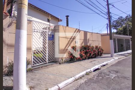 Casa à venda com 105m², 3 quartos e 2 vagasFachada