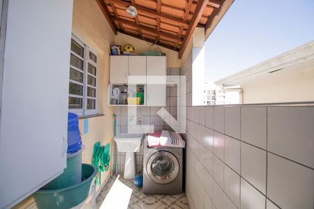 Casa à venda com 105m², 3 quartos e 2 vagasÁrea de Serviço