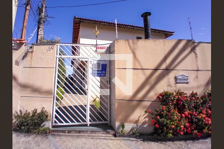 Casa à venda com 105m², 3 quartos e 2 vagasFachada