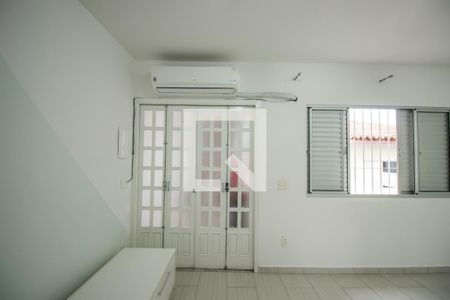 Casa à venda com 215m², 3 quartos e 3 vagasQuarto 3 - Suíte